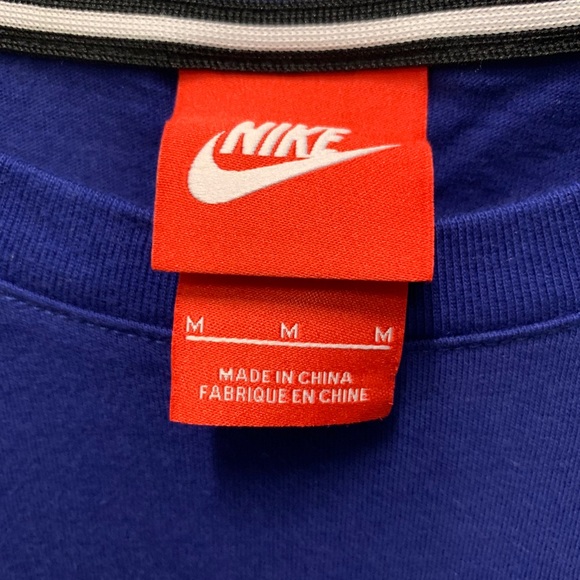 Beautiful Blue Nike Shirt - Picture 2 of 3